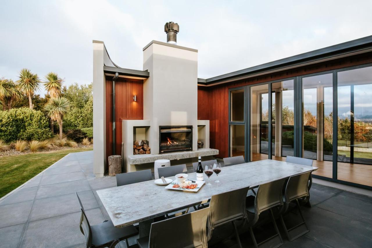 Mt Gold Retreat - Sleeps 8 - Pool - Tennis Court