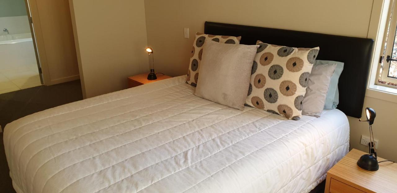 Meadowstone Executive Close To Villa Wanaka