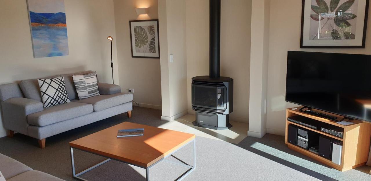Meadowstone Executive Close To