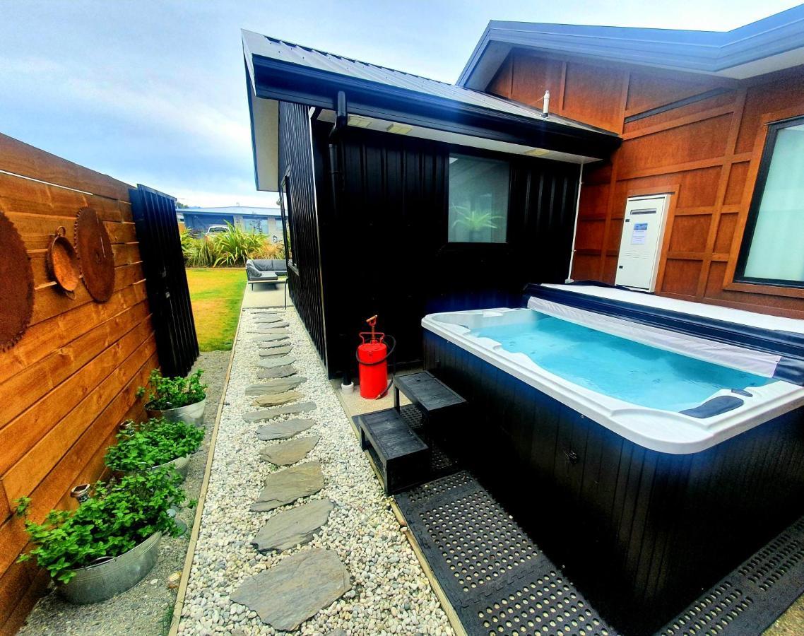 Holiday home Hawea Heaven: Superking Beds + Hot Tub + Mountain *
