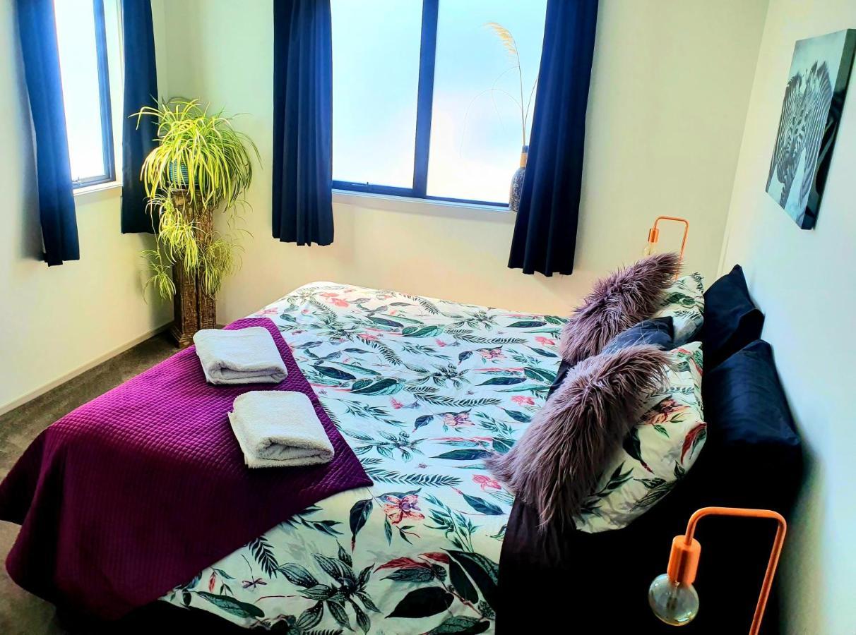 Holiday home Hawea Heaven: Superking Beds + Hot Tub + Mountain *