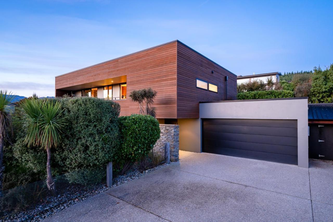 Holiday home Cedar House By Sotheby's Luxury Homes Wanaka