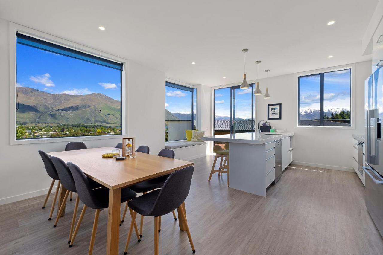 Karearea Views - Holiday home Wanaka