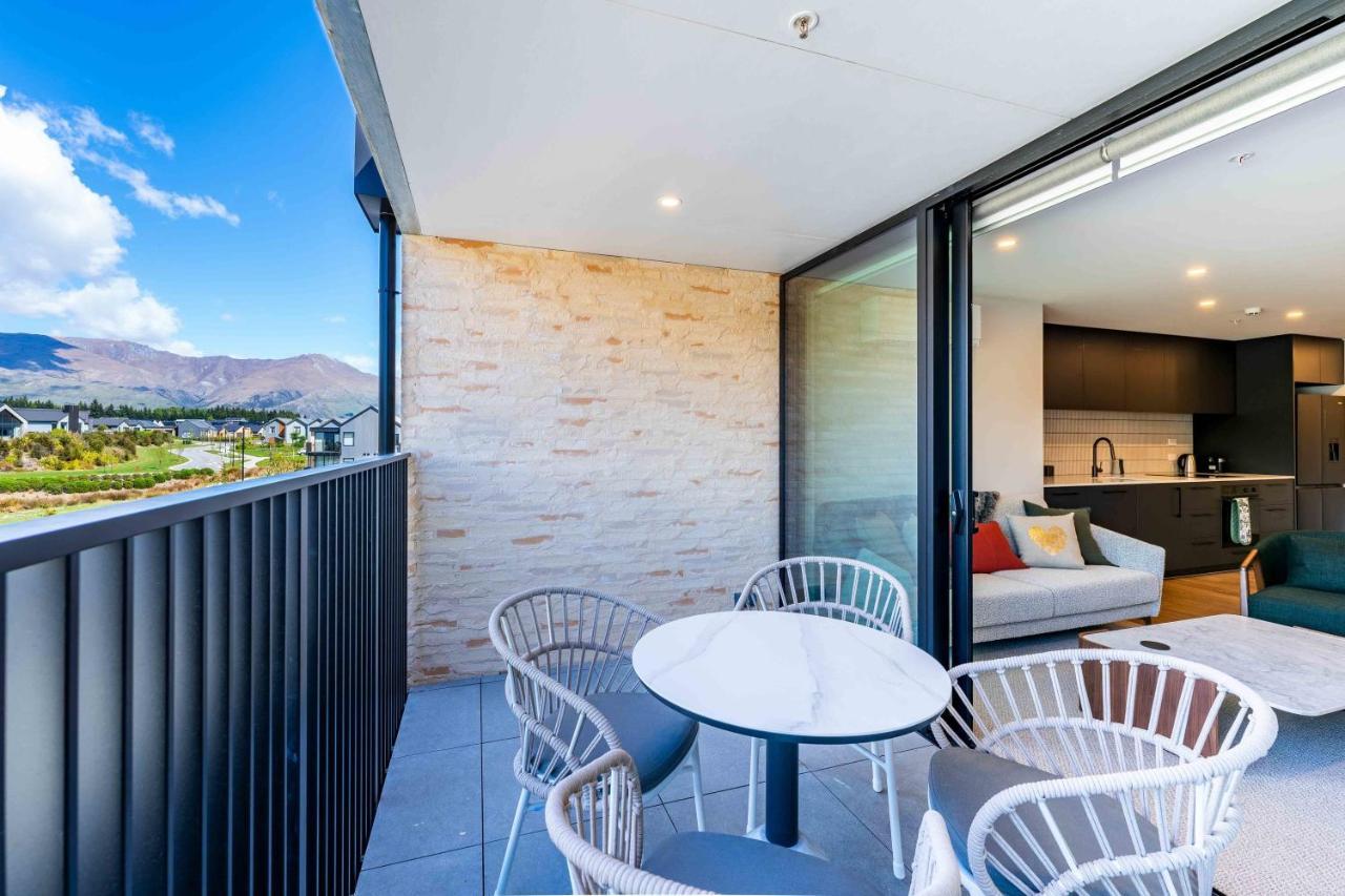 Majestic Mountain-view Retreat *