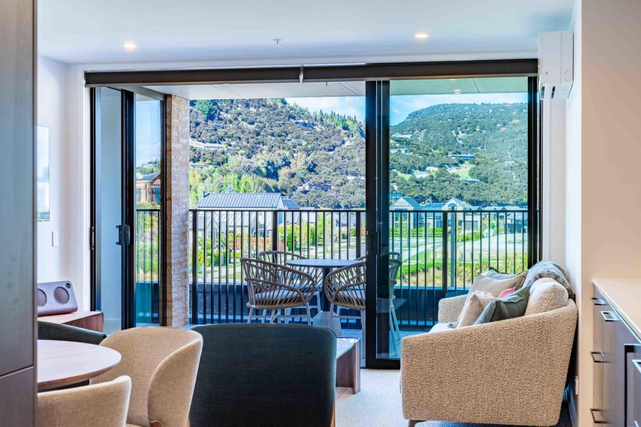 Majestic Mountain-view Retreat