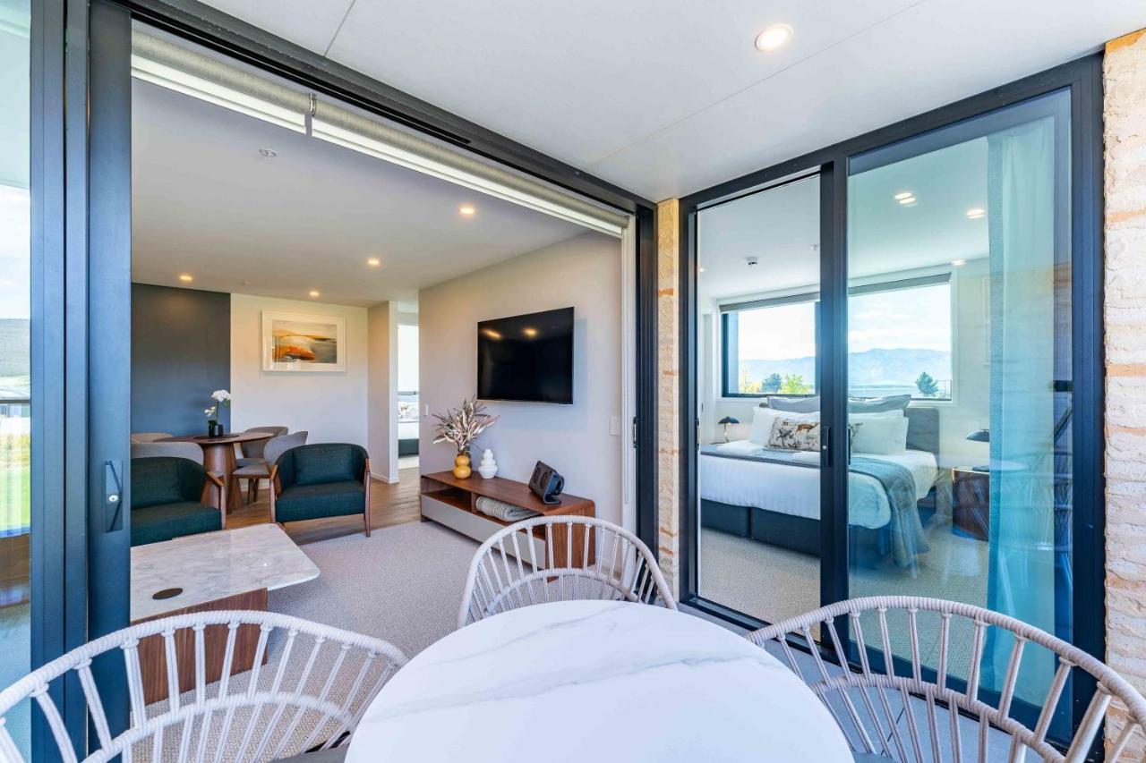 Majestic Mountain-view Retreat Apartment
