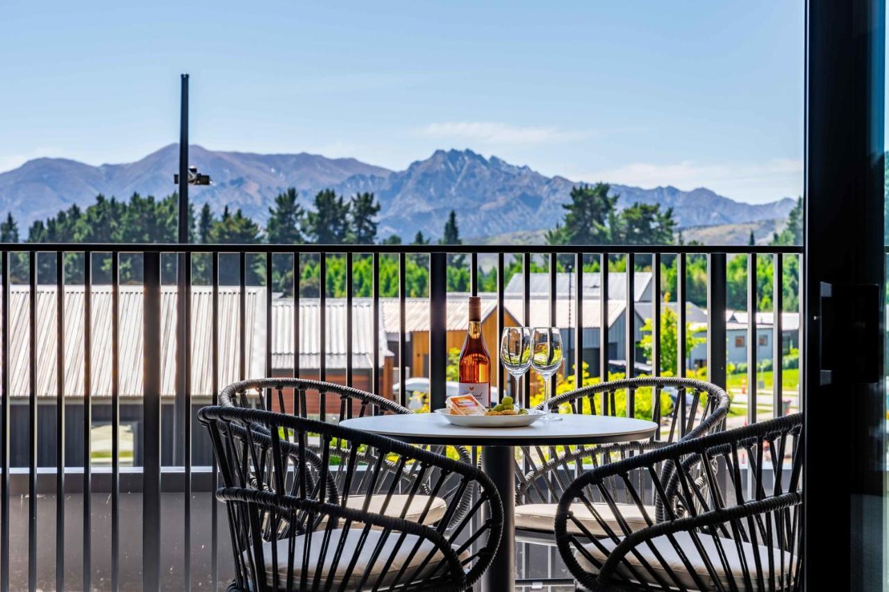 Grandview Apartment *