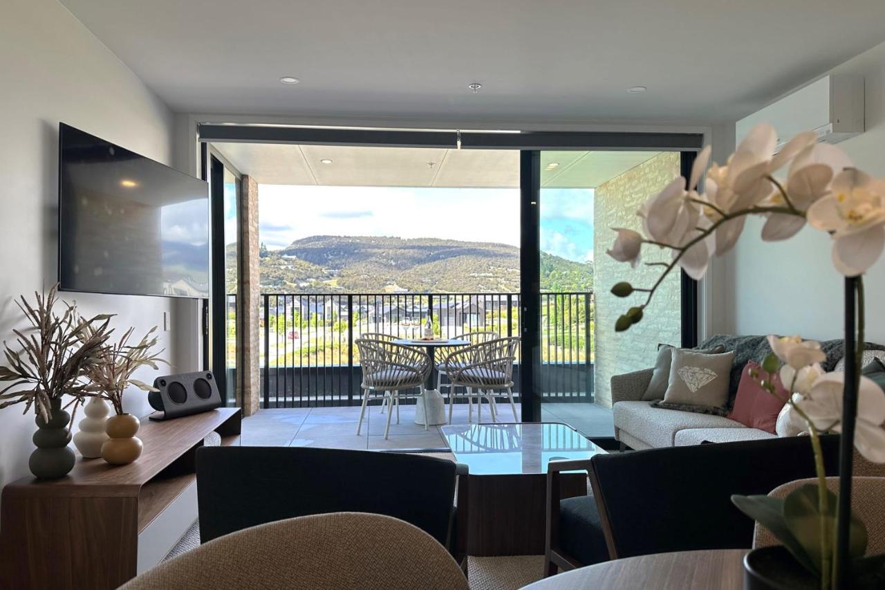 Majestic Mountain-view Retreat Apartment *