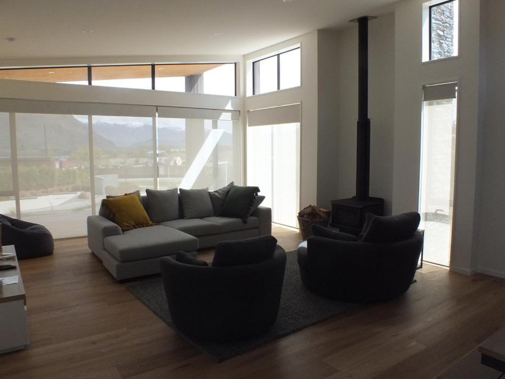 With Mountain Views Wanaka