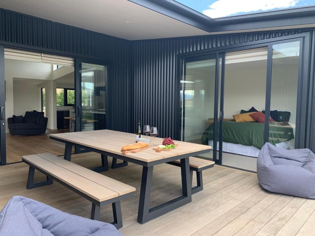 Holiday home With Mountain Views Wanaka