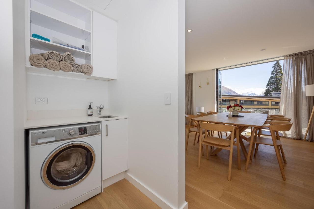 Marina Views - Luxury * Wanaka