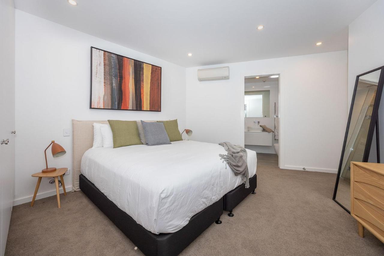 Marina Views - Luxury Apartment Wanaka