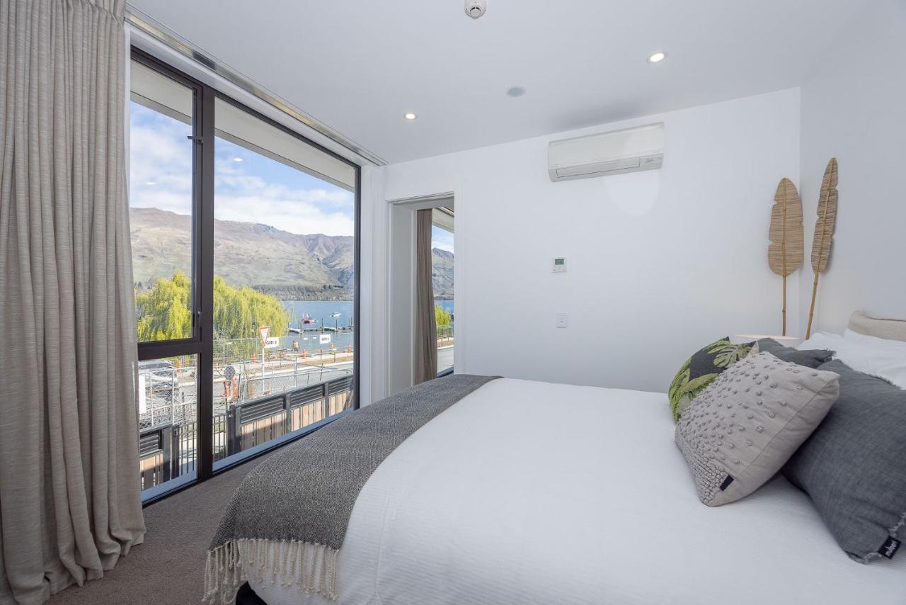 Marina Views - Luxury Apartment