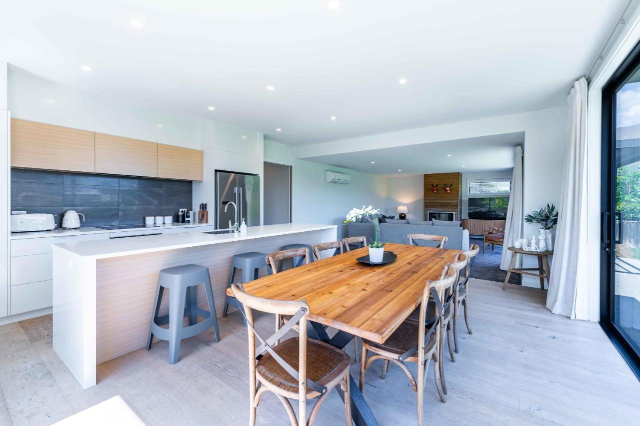 Serenity Haven: Retreat With Panoramic Views