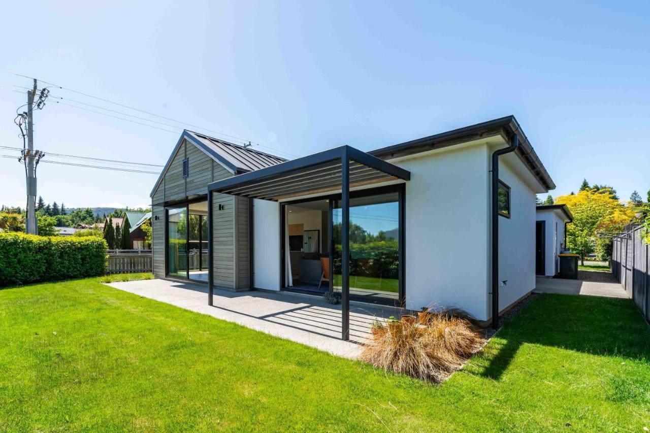 Serenity Haven: Retreat With Panoramic Views Holiday home Wanaka