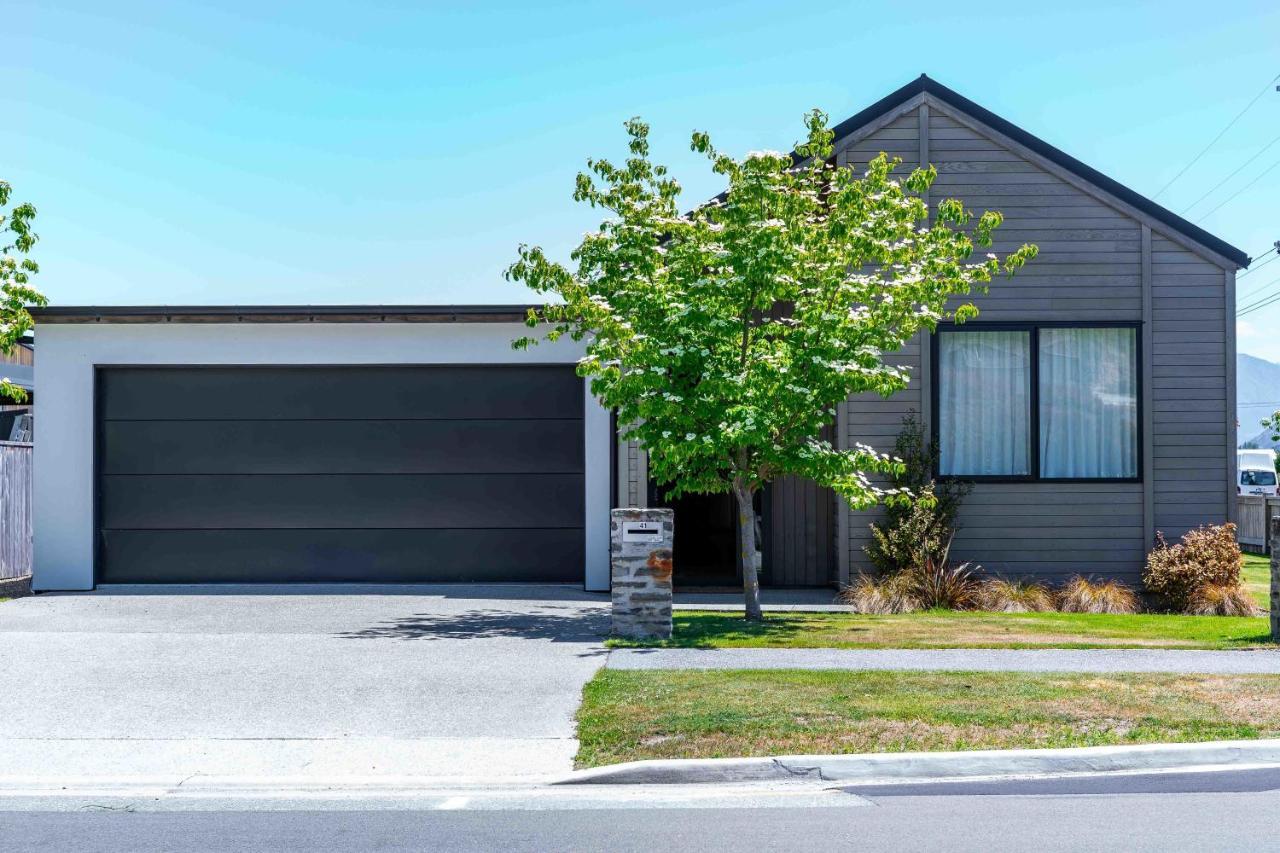 Holiday home Serenity Haven: Retreat With Panoramic Views Wanaka