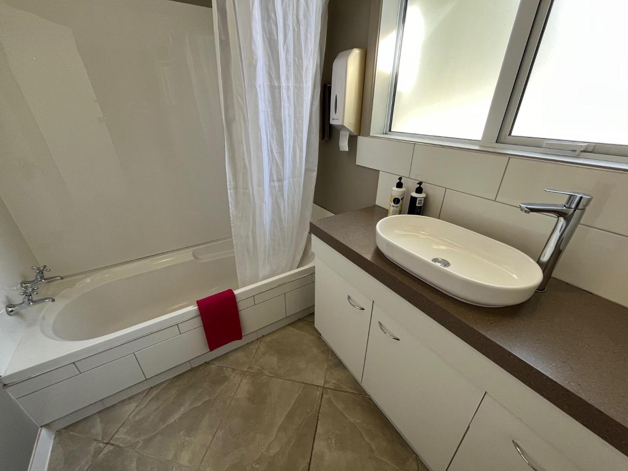 Manuka Crescent Motel 3*