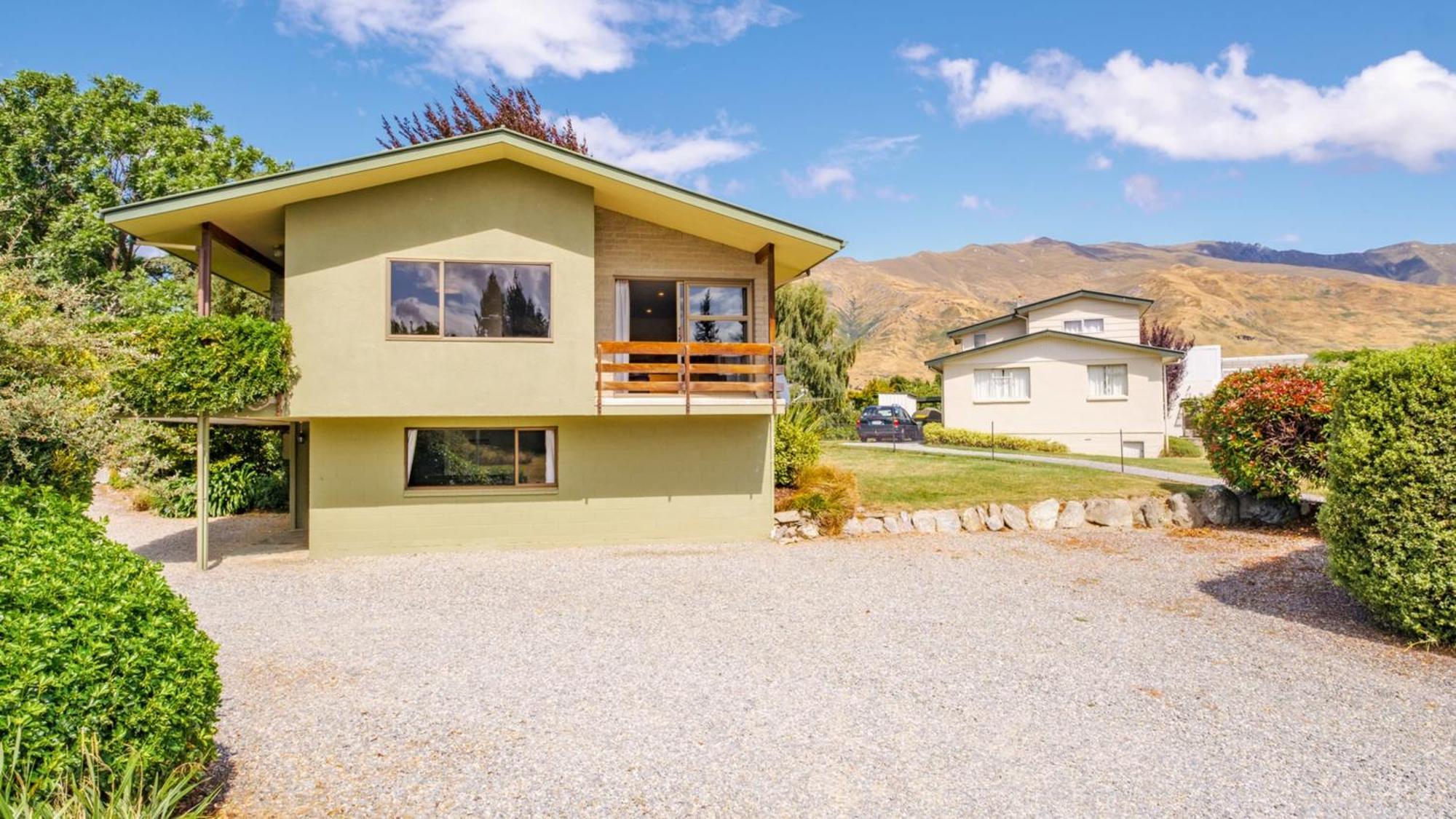 Faulks Terrace Lake And Mountain Views Wanaka