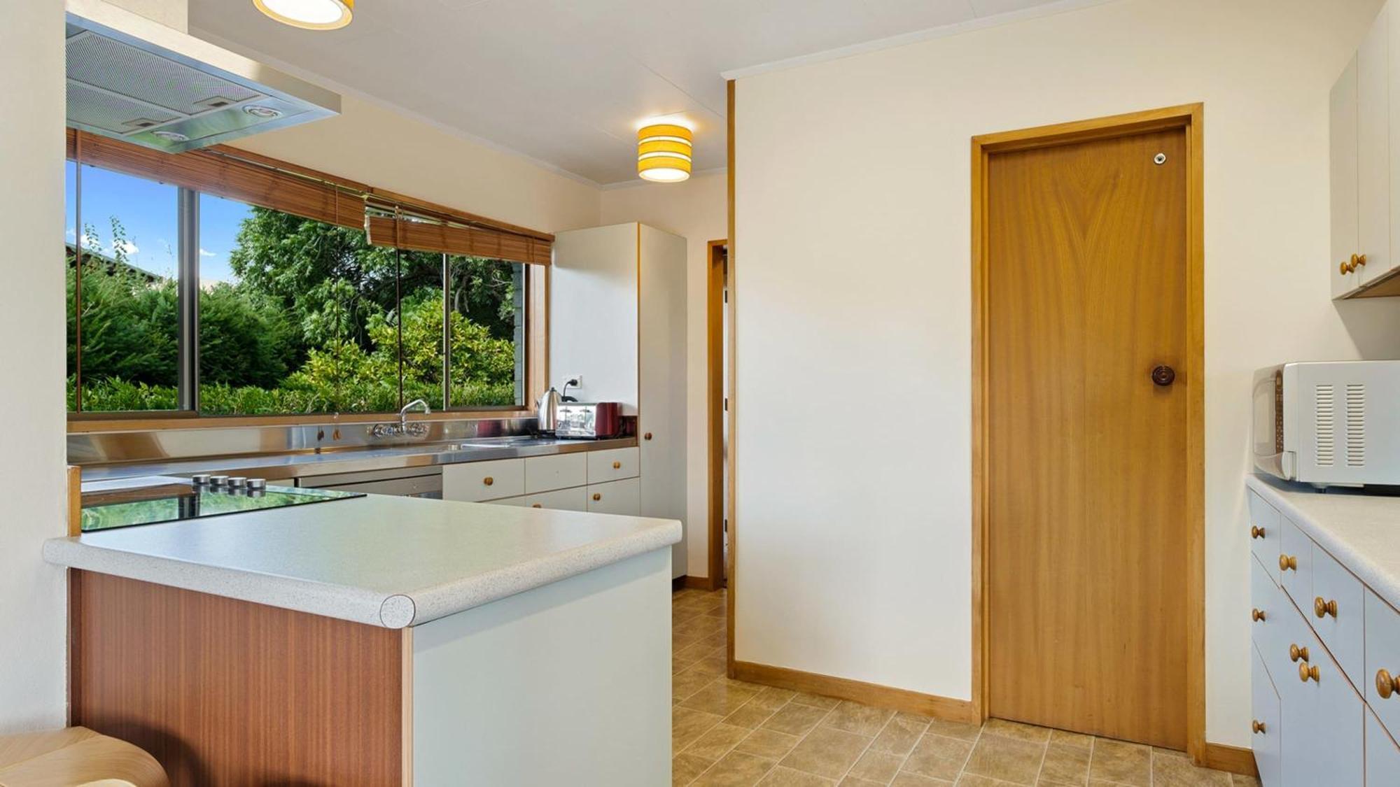 Faulks Terrace Lake And Mountain Views Holiday home