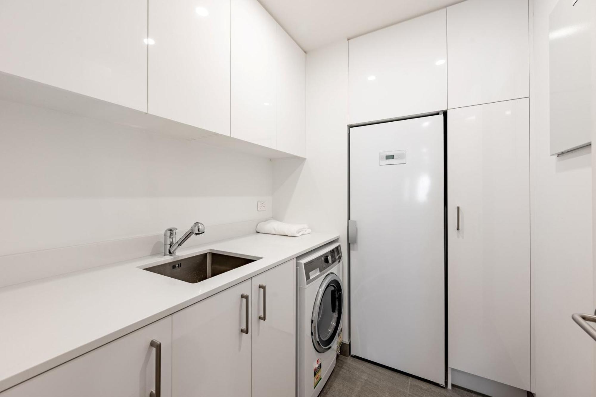 Lakeside Luxury 2 Bedroom