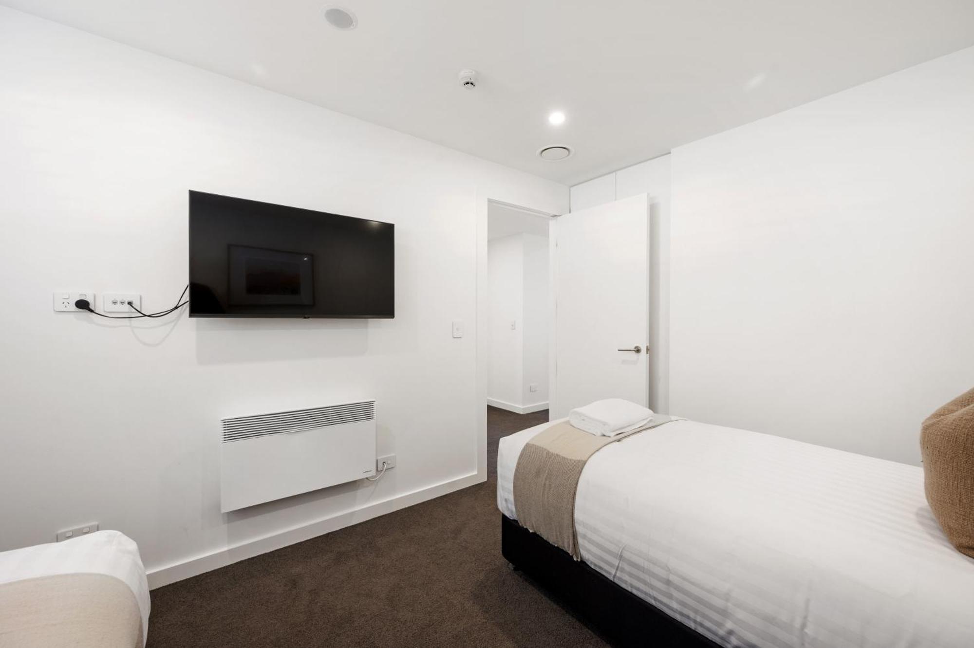 Lakeside Luxury 2 Bedroom * Wanaka