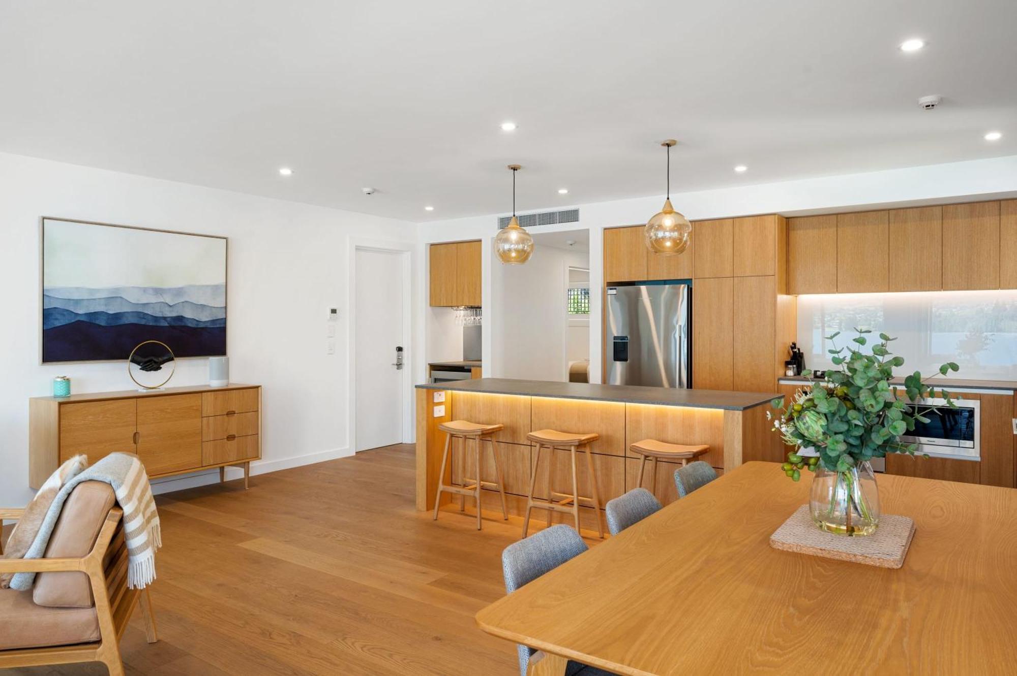 Apartment Lakeside Luxury 2 Bedroom