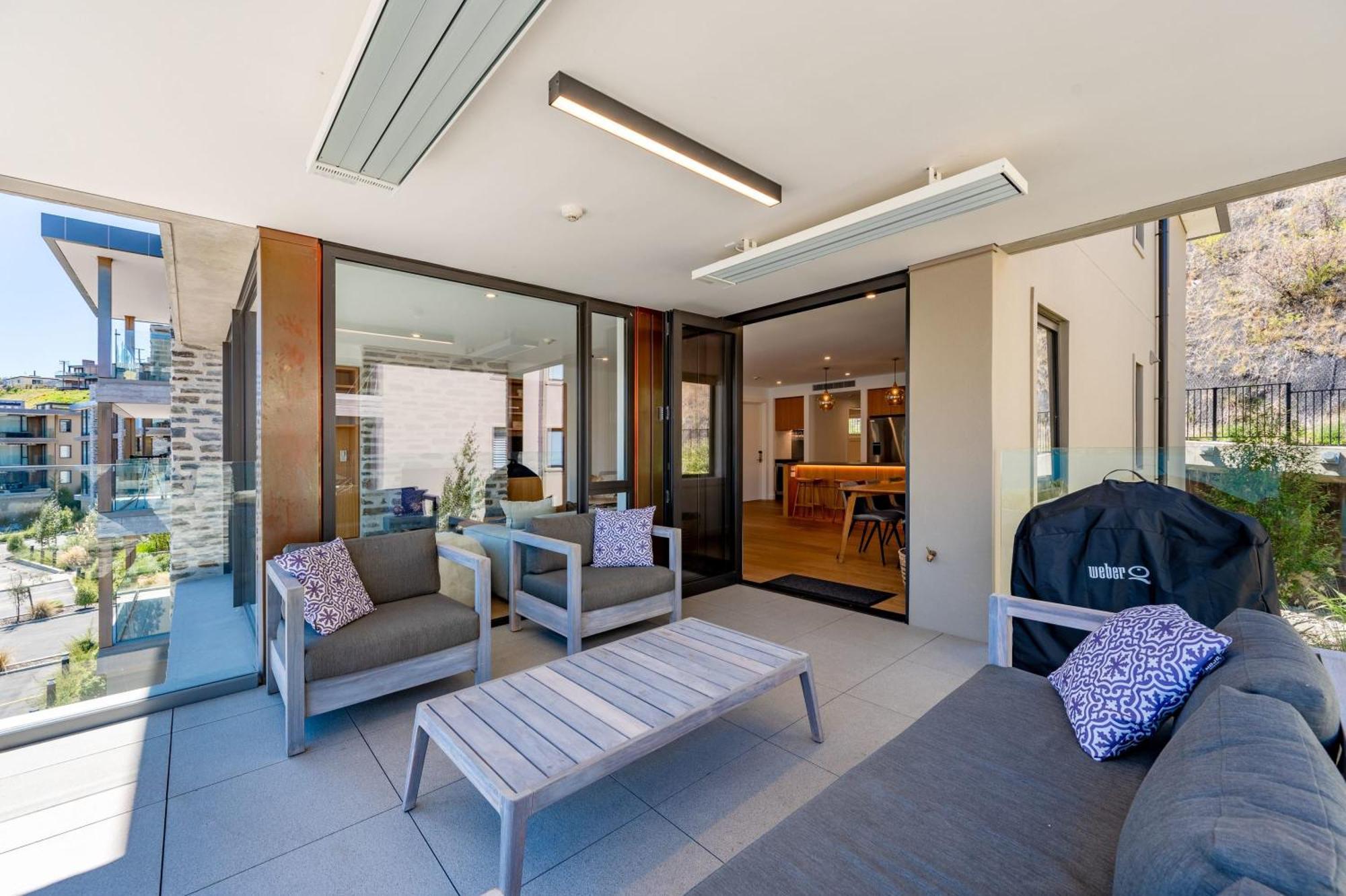 Lakeside Luxury 2 Bedroom * Wanaka