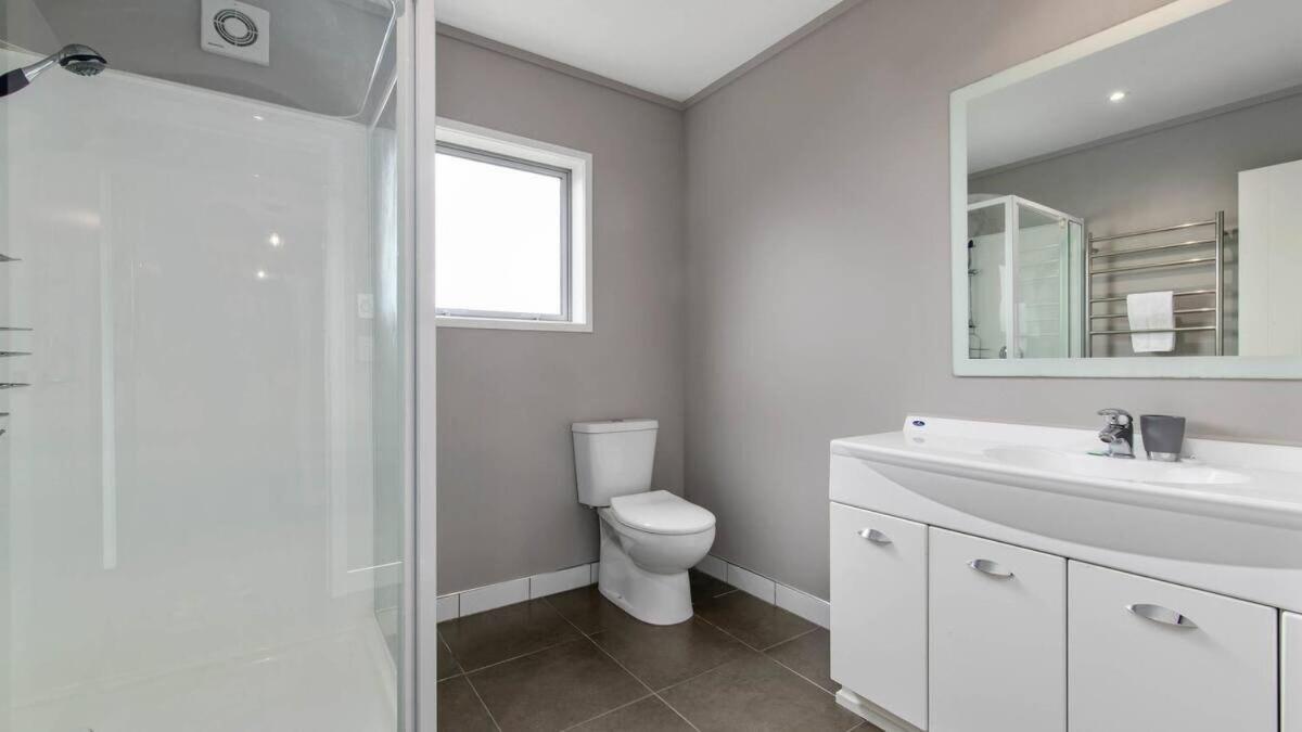 Allenby Mt Iron Edge 2 Bedroom Upstairs