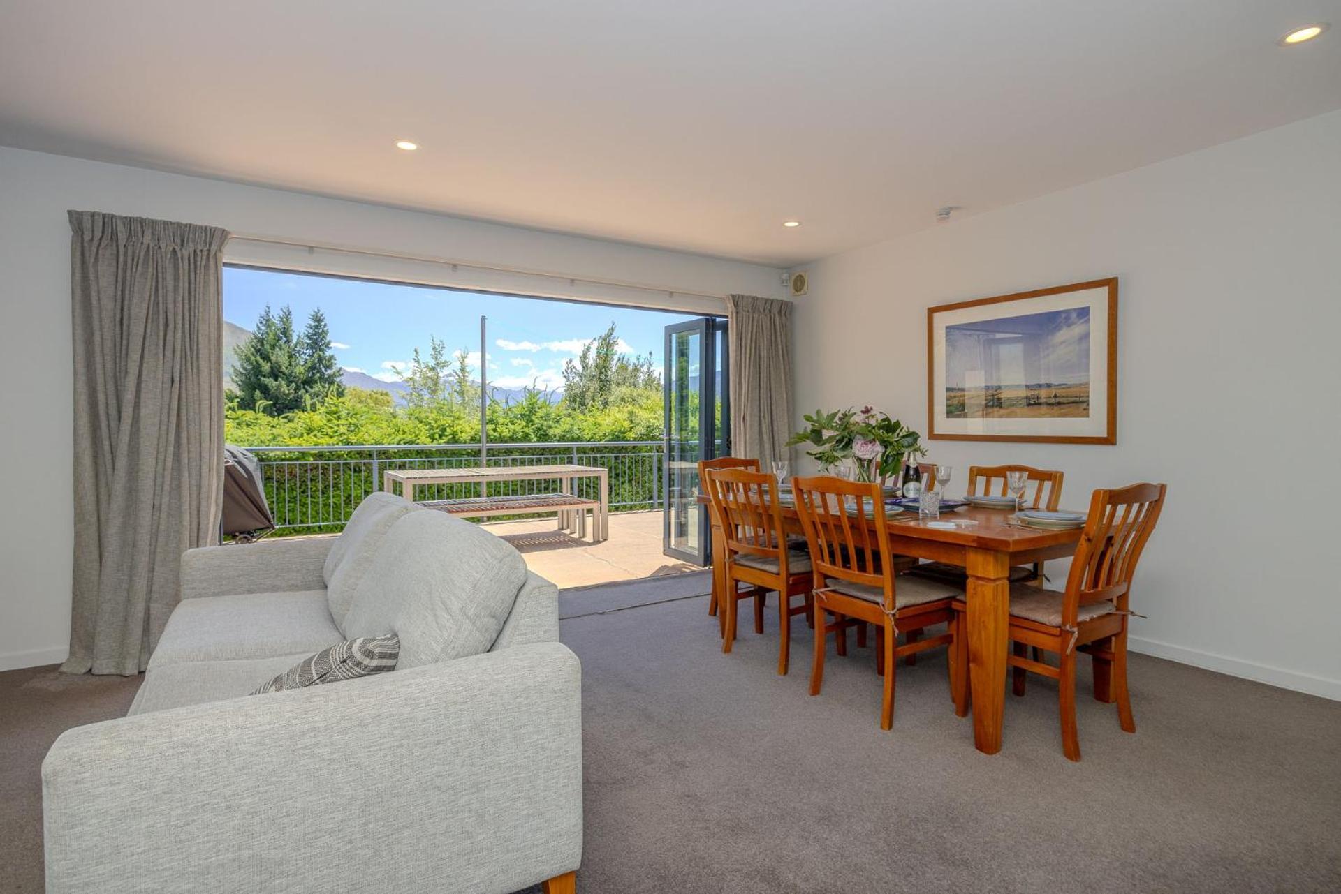 Holiday home Terrific Views On Totara Wanaka