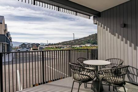 Alps Vista Retreat - *