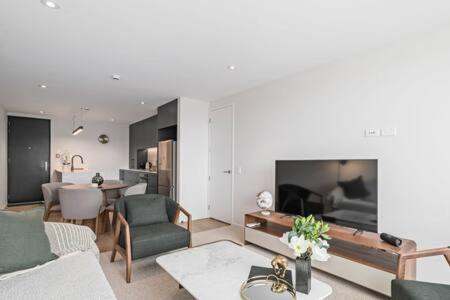 Alps Serenity Retreat - Wanaka