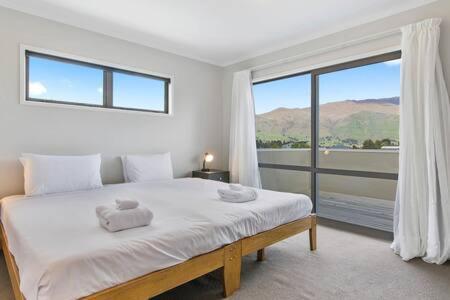 'mount Iron Edge' With Mountain Views Holiday home