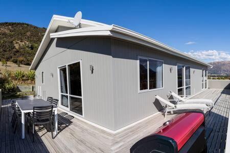 'mount Iron Edge' With Mountain Views Holiday home Wanaka