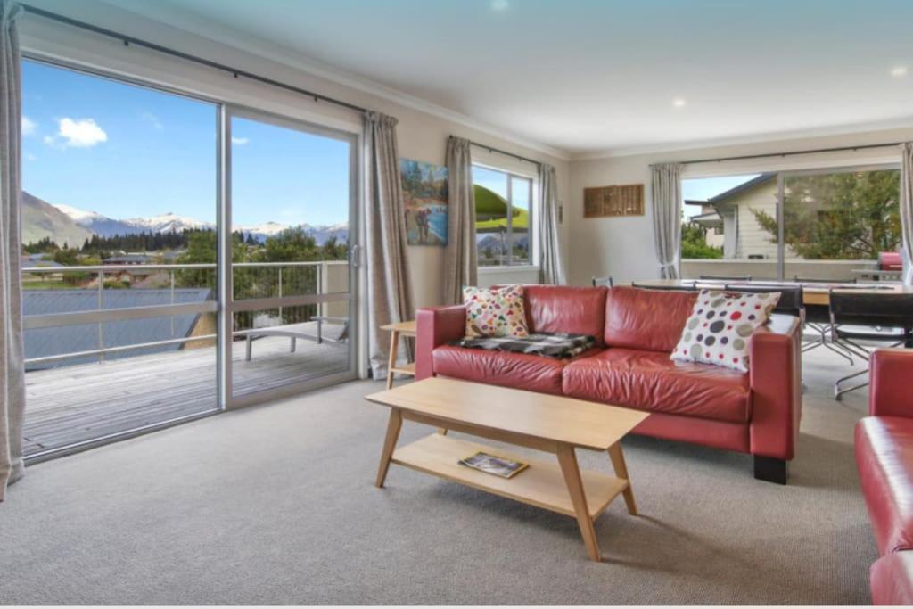 'mount Iron Edge' With Mountain Views Wanaka