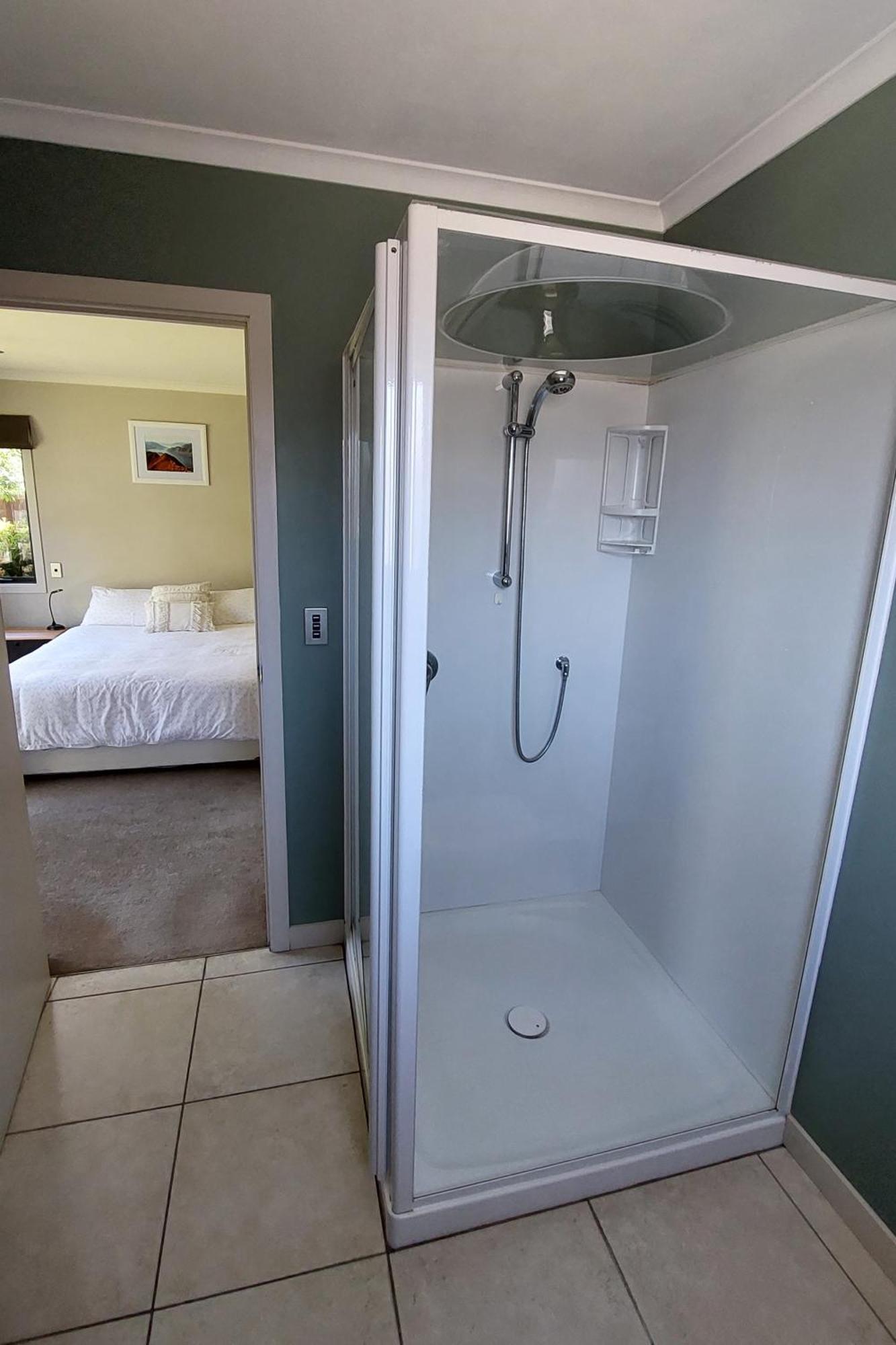 Private Guest - No Kitchen * Wanaka