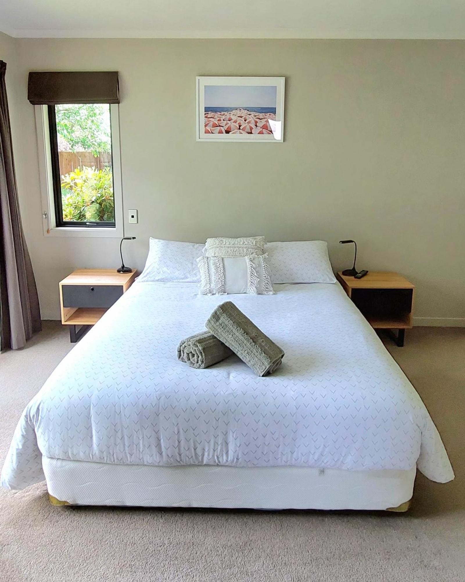 Private Guest - No Kitchen Guest house *