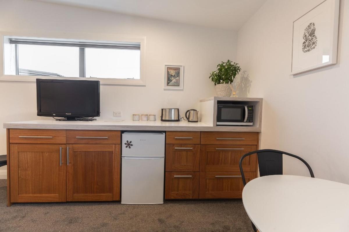 The White Apartment *