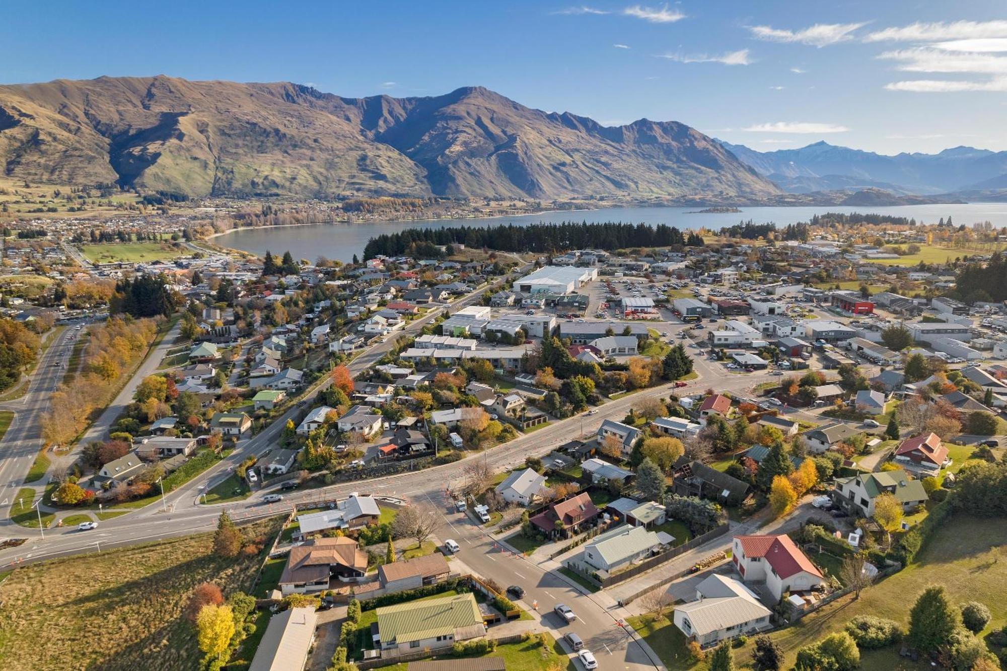 The Mount Iron Bothy Villa Wanaka