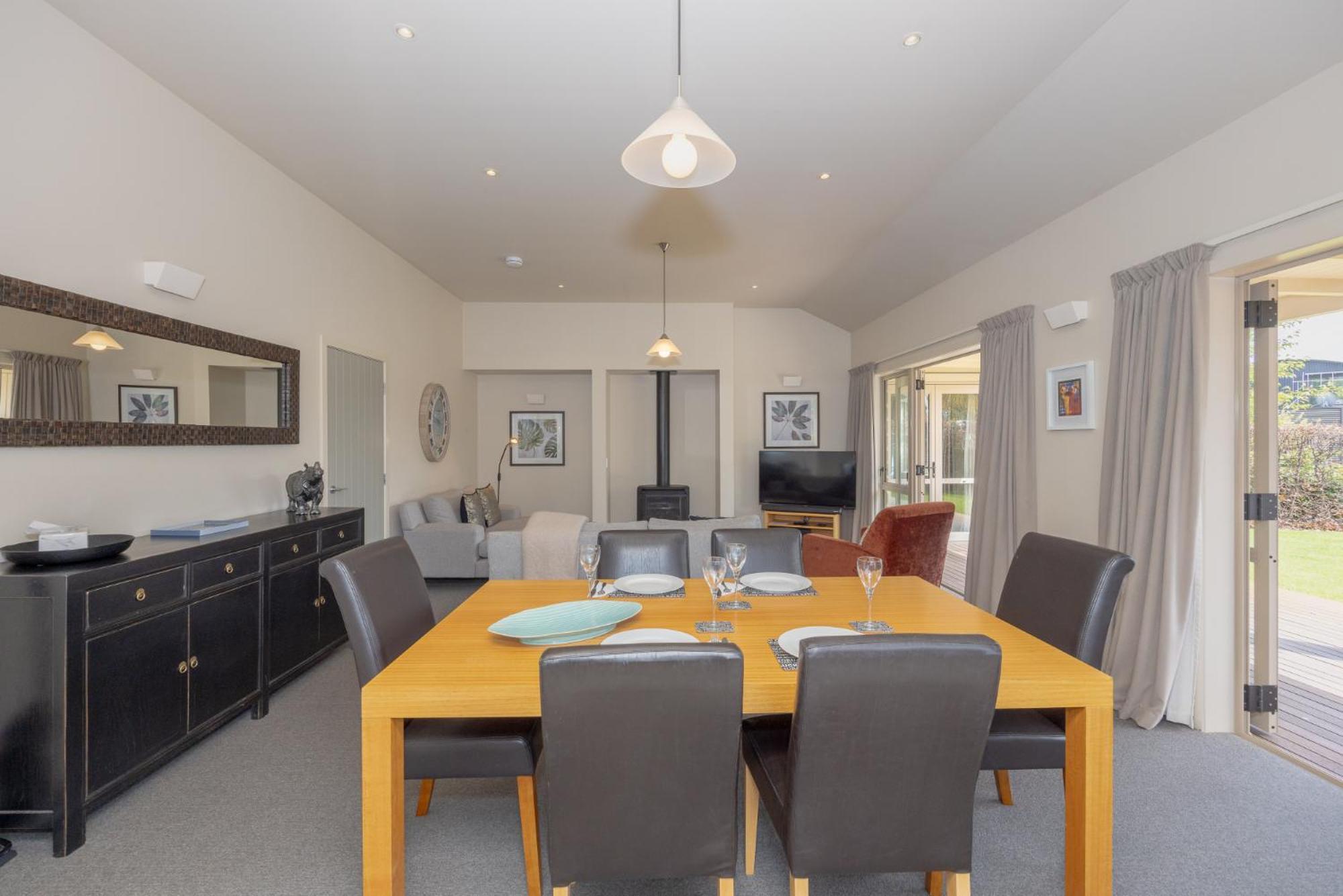 Meadowstone Executive Close To