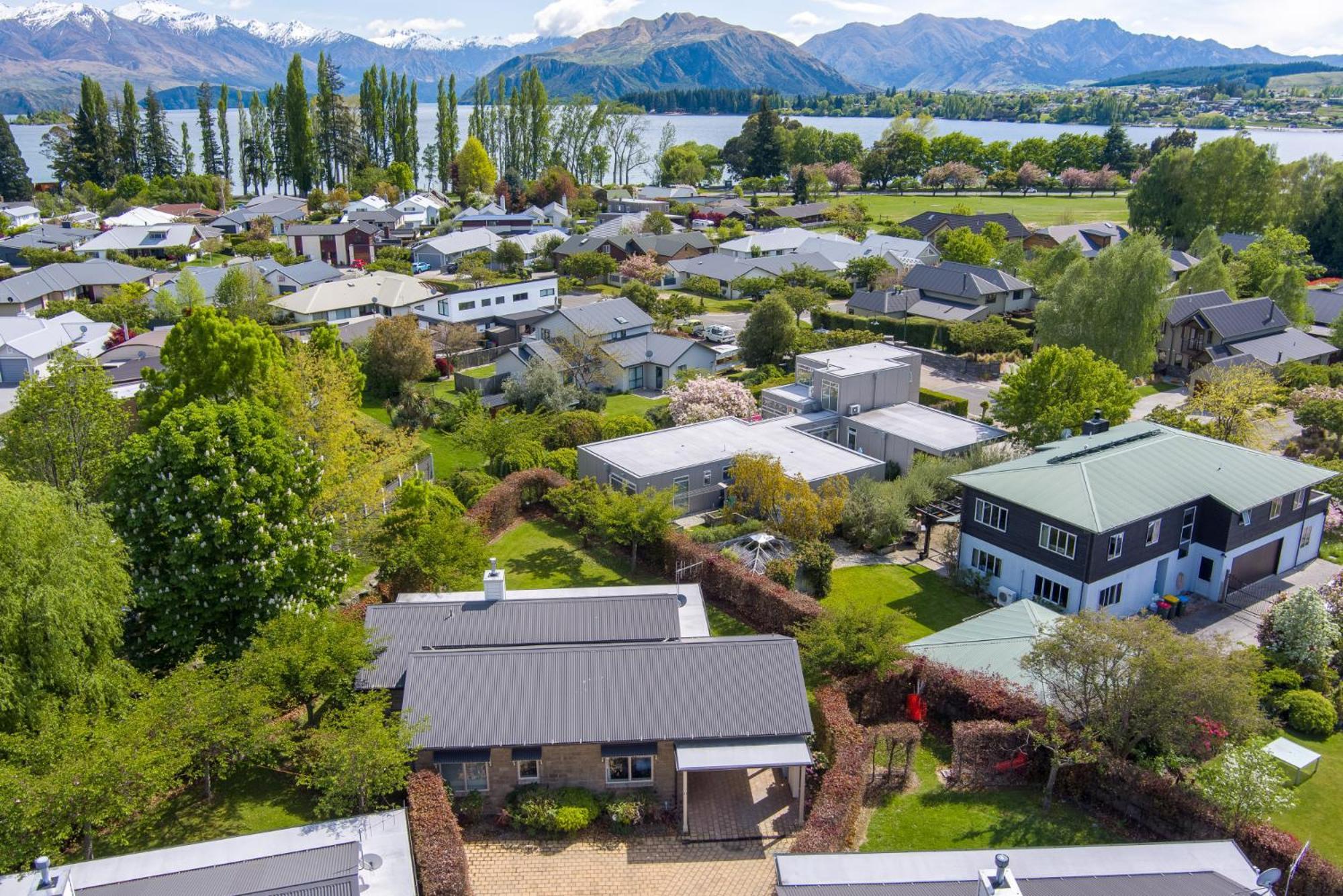 Meadowstone Executive Close To
