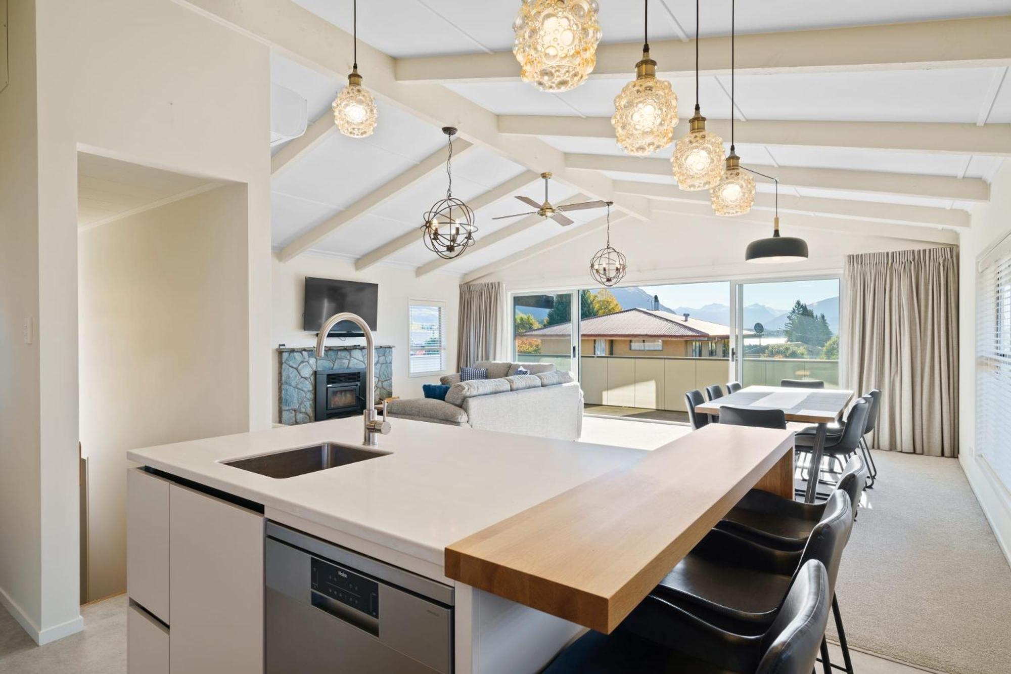Renovated Classic With Views Holiday home *