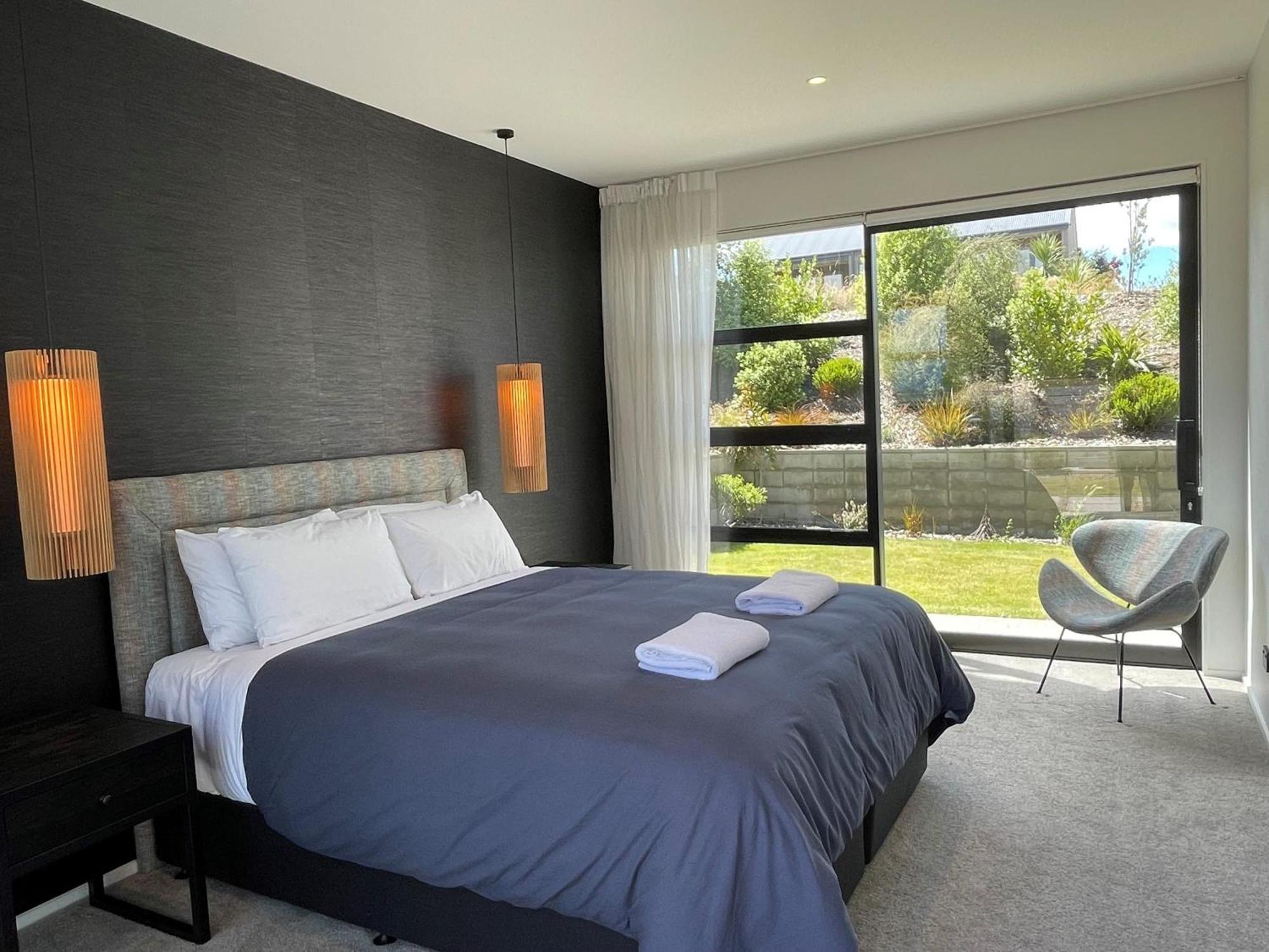 Luxurious And Alpine Views Holiday home Wanaka
