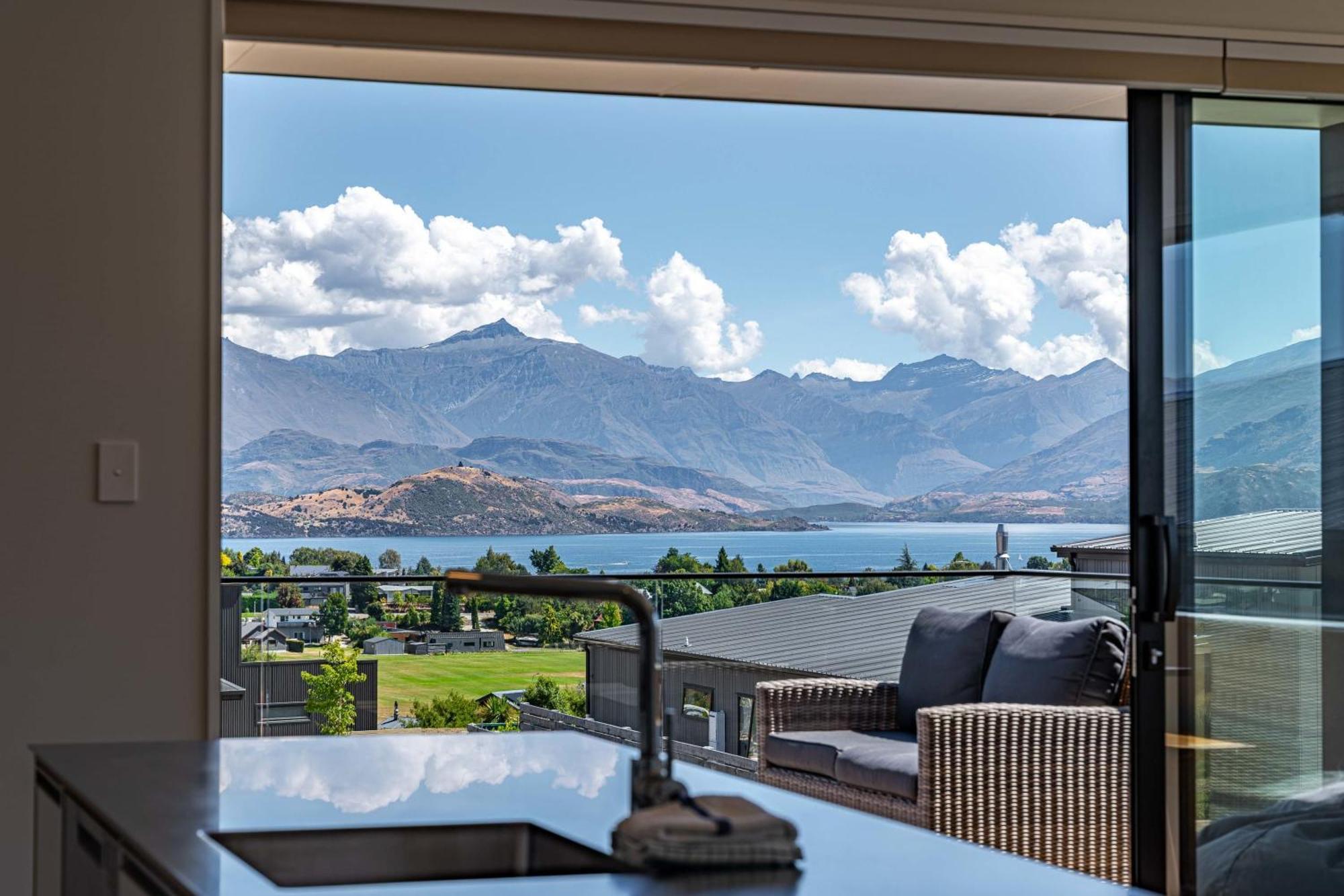Stylish Panoramic Mountain And Views