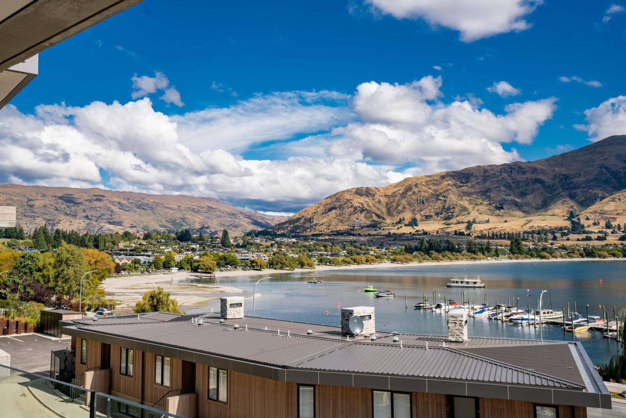 Lakeside Luxury 2 Bedroom * Wanaka