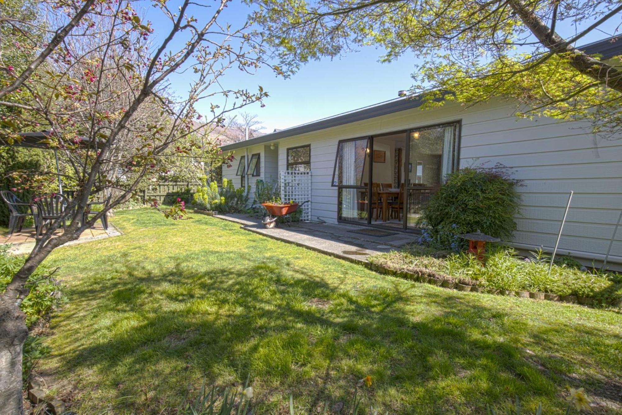 Sunny Warren In * Wanaka