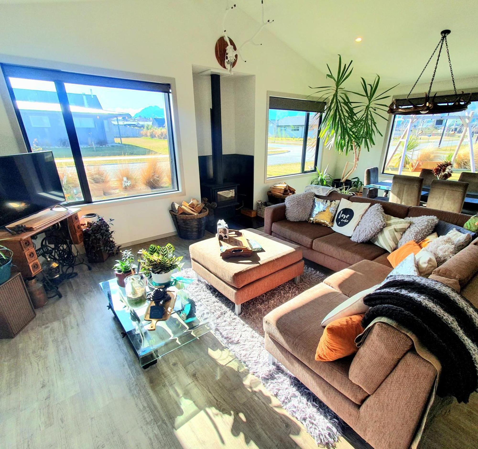 Hawea Heaven: Superking Beds + Hot Tub + Mountain * Wanaka