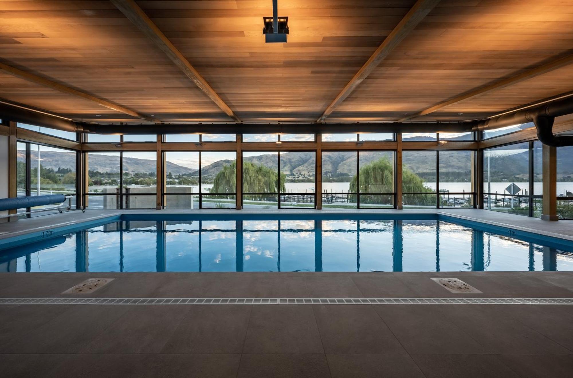 Apartment 26 - Lakefront Location - Swimming Pool - - Gym