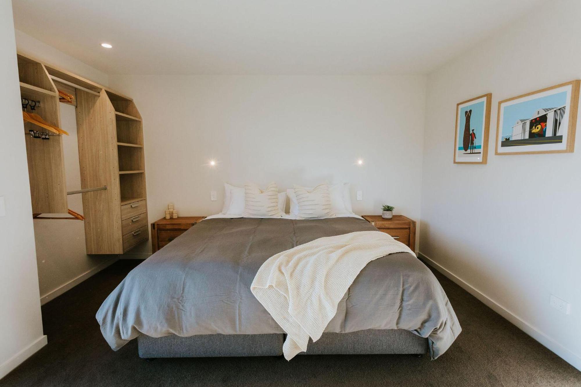 On The Rocks - Sleeps 8 - Family Friendly Holiday home