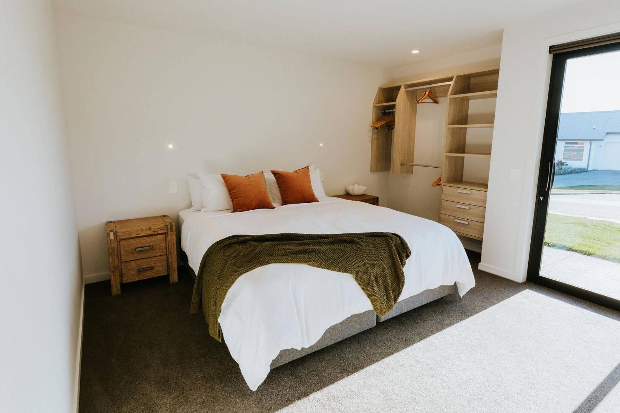 On The Rocks - Sleeps 8 - Family Friendly