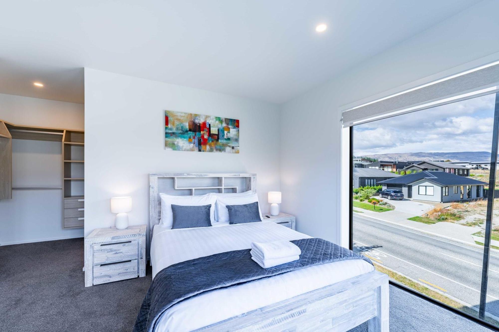 Grand Alpine Vista Escape Holiday home *